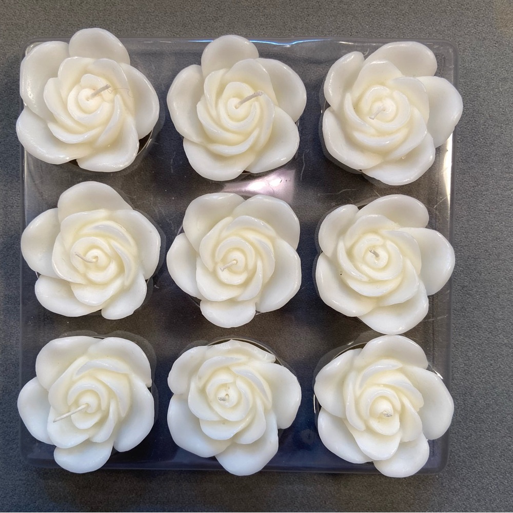 Crate & Barrel 9 Rose Floating‎ Candles, White